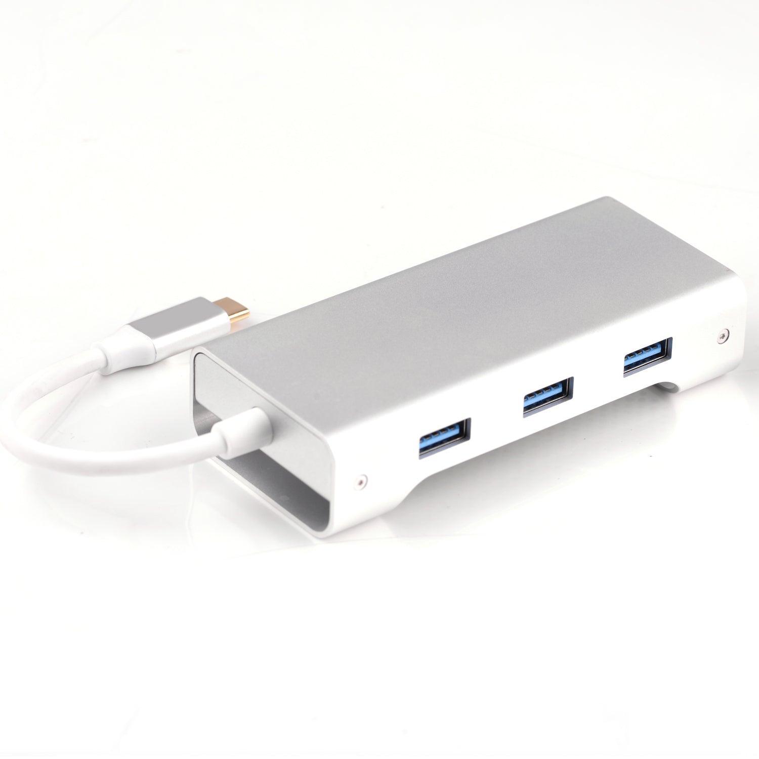 NÖRDIC 1–8 USB C, alumiinia, telakointiasema 1x HDMI 4K 30 Hz, 1x VGA 1080p, 3x USB 3.1. 5 Gb/s, 1x USB C, PD 87 W/TF kortinlukija, hopea