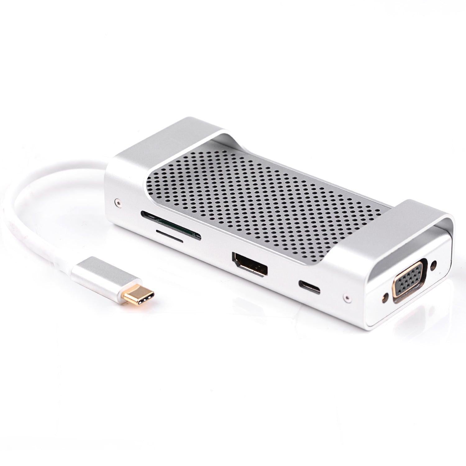 NÖRDIC 1–8 USB C, alumiinia, telakointiasema 1x HDMI 4K 30 Hz, 1x VGA 1080p, 3x USB 3.1. 5 Gb/s, 1x USB C, PD 87 W/TF kortinlukija, hopea