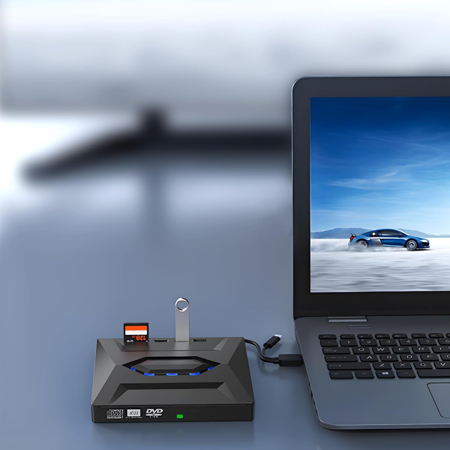 NÖRDIC Kannettava CD Poltin ja soitin sekä USB-hubi SD-kortinlukijalla 2xUSB-A 1xUSB-C