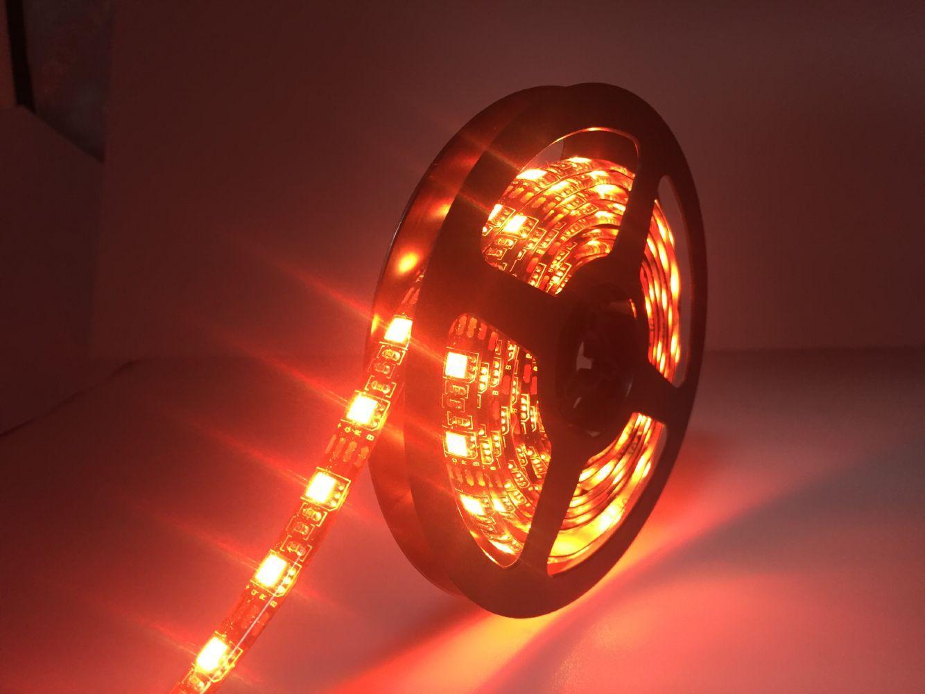 NÖRDIC RGB LED-lista, 5 m, kaukosäätimellä, 300 SMD-LEDiä 5 m matkalla, 20 tilaa, LED-rengas