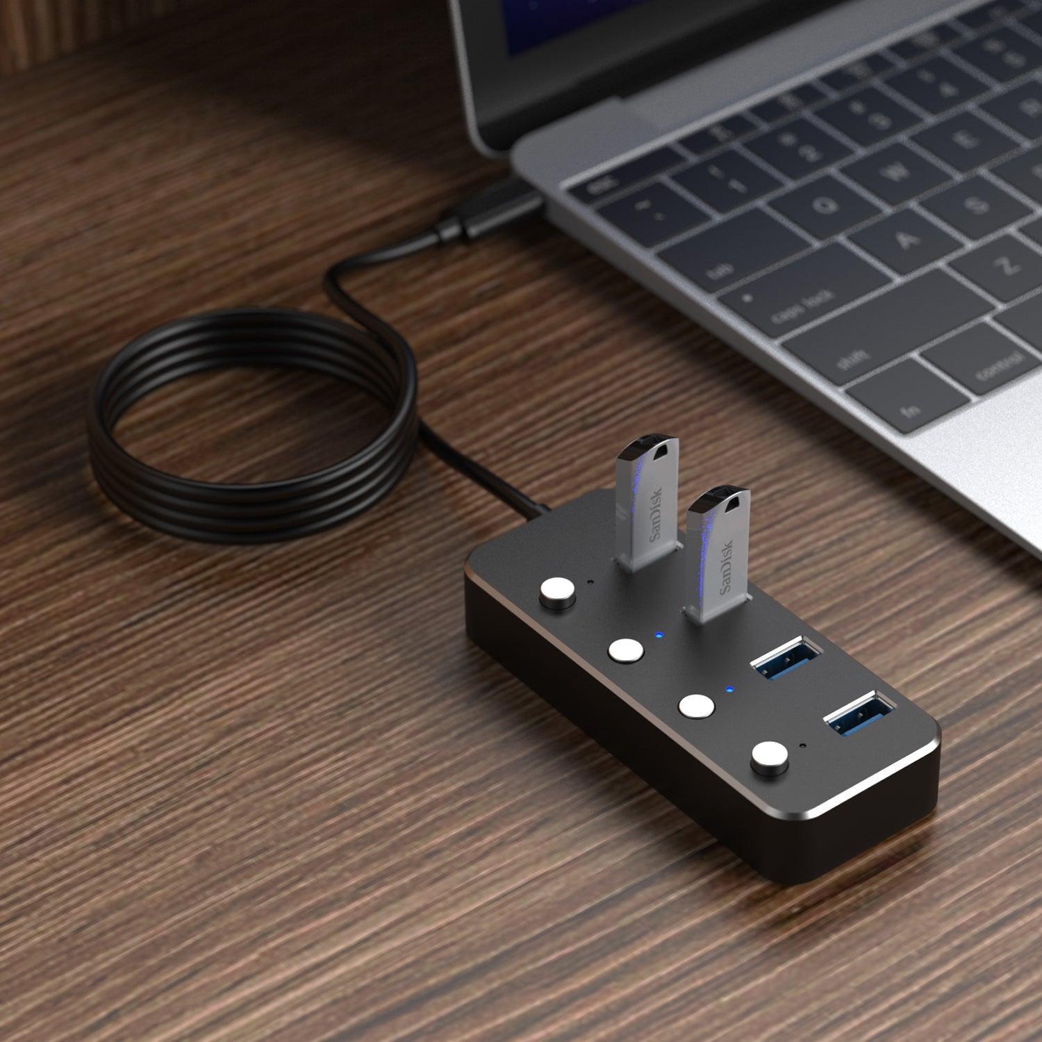 NÖRDIC-virtalähde 4-porttinen hub USB-C 3.0 5Gbps yksittäisellä kytkimellä 25cm kaapeli alumiinimusta virtalähteellä